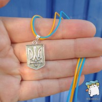 Кулон "Герб Тризуб. Патріот України". На жовто блакитному шнурку